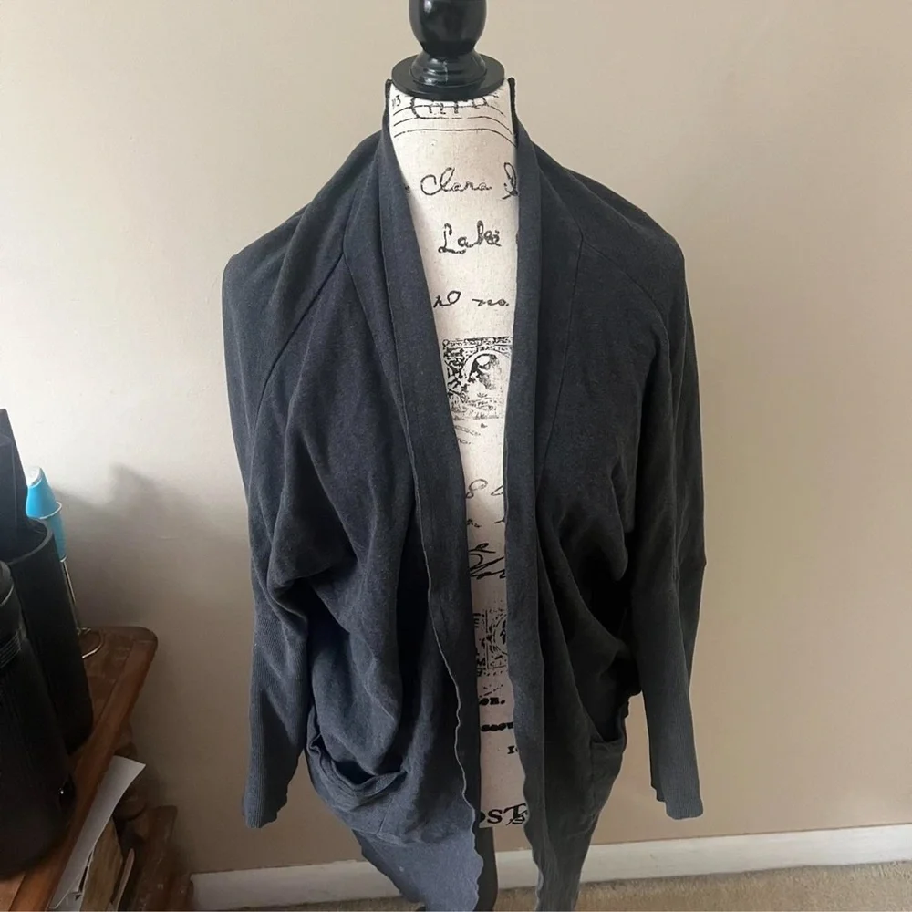 ‼️VGUC: Pact Organic Grey Cardigan Sweater - S/M - Picture 3 of 7